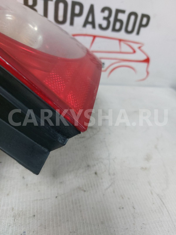 Фонарь задний наружный правый Volkswagen Golf Mk5 Volkswagen Golf оригинальный номер 1K6945096AA