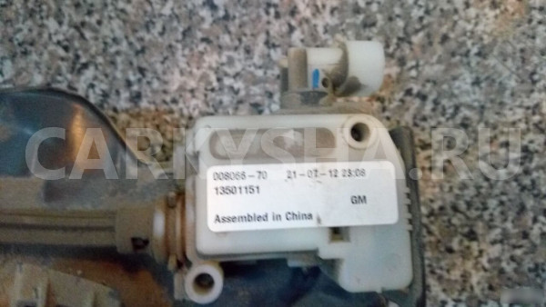 Активатор замка крышки бензобака Шевроле Круз Chevrolet Cruze оригинальный номер 13501151