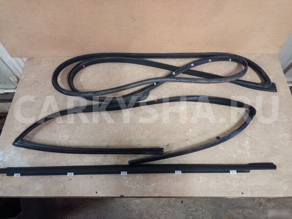 Уплотнительная резинка передней левой двери Киа ри Kia Rio оригинальный номер 82130H0000