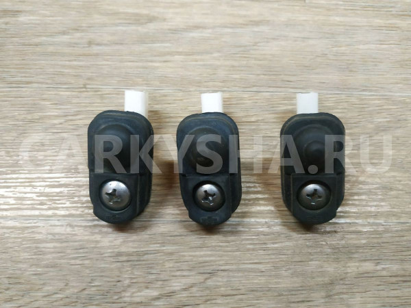 Выключатель концевой Suzuki Liana оригинальный номер 3767058J00