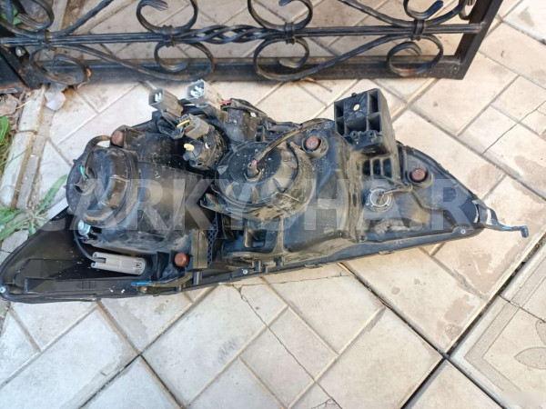 Фара правая для Митцубиси асх Mitsubishi ASX 2010 Mitsubishi ASX оригинальный номер 8301B588