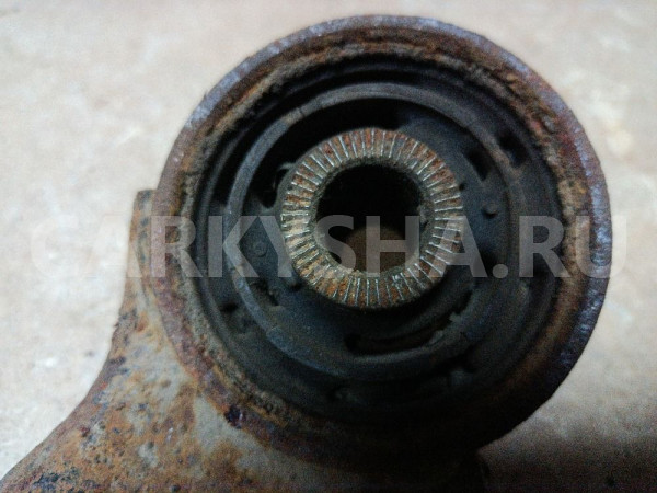 Рычаг подвески задний левый Toyota Rav 4 ACA20R Toyota RAV 4 оригинальный номер 4872042030