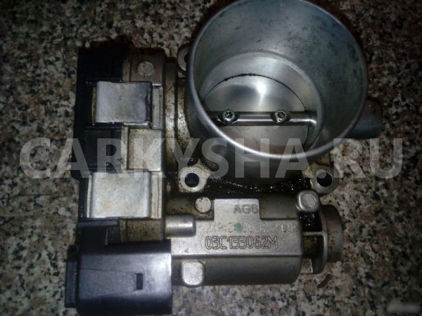 Заслонка дроссельная электр-кая Фольксваген Поло Volkswagen Polo оригинальный номер 03C133062M