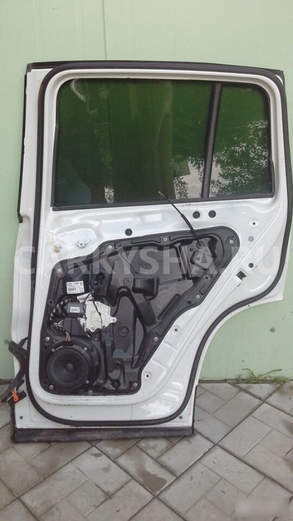 Дверь Фольксваген Тигуан  VW Tiguan задняя рест Volkswagen Tiguan оригинальный номер 5N0833056A