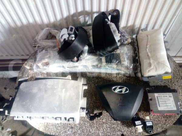 Торпедо с подушками безопасности Хундай Ай 40 Hyundai i40 оригинальный номер 569003Z100RY 569703Z100RY 845303Z000