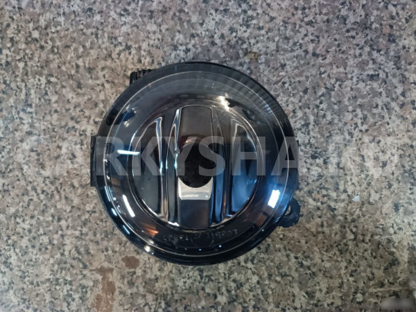 Фара противотуманная Митцубиси Паджеро 4 Mitsubish Mitsubishi i оригинальный номер 8321A470 MN142091