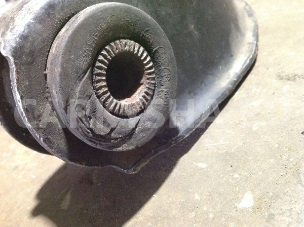 Рычаг Mitsubishi Delica IV (1994—2011) Mitsubishi Delica оригинальный номер Mb698512