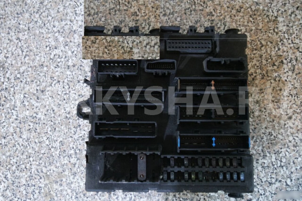 Блок предохранителей Opel Vectra C Опель Вектра Ц Opel Vectra оригинальный номер 93184328