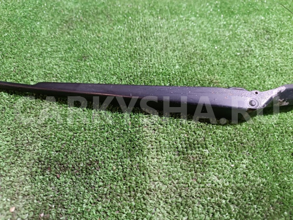 Поводок стеклоочистителя Mazda 2 оригинальный номер GJ6A67321A