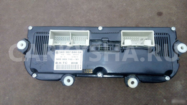 Блок управления климатической установкой Тигуан Volkswagen Tiguan оригинальный номер 5K0907044GK