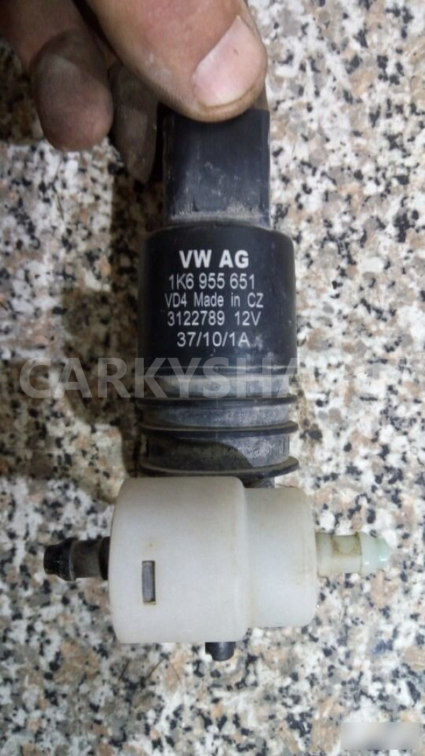 Насос омывателя 1k6955651 Volkswagen golf VI Volkswagen Tiguan оригинальный номер 1k6955651