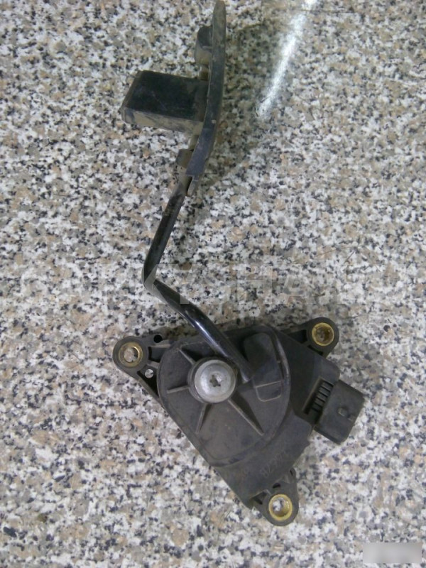 Педаль газа Ниссан Тиида Nissan Tiida Nissan Micra оригинальный номер 18002-AX700