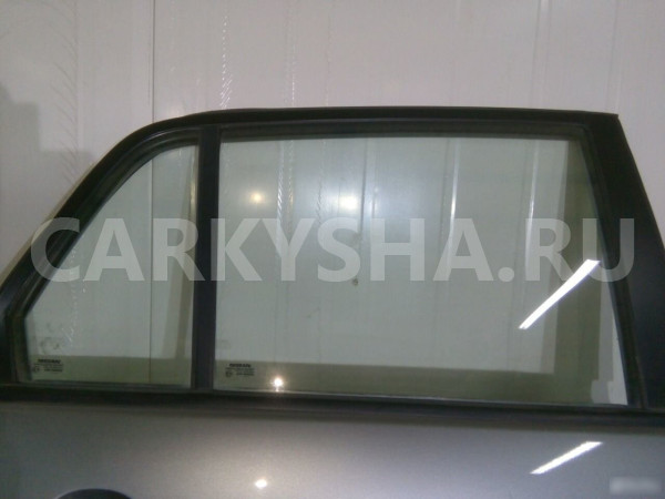 Стекло двери заднее правое Ниссан Тиида С11 Nissan Tiida оригинальный номер 82300EL000 82262EL400