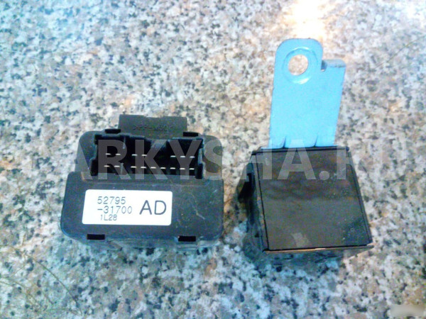 Моторчик привода заслонки печки Ниссан Альмера Б10 Nissan Almera Classic оригинальный номер 52795-31700