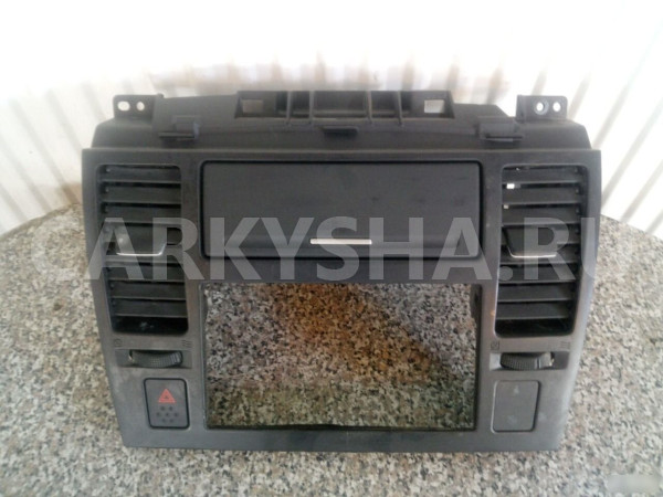 Консоль центральная Nissan Tiida Ниссан Тиида Nissan Tiida оригинальный номер 68260-ZW70A