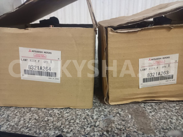 Фара противотуманная Митцубиси Лансер 10 Lancer X Mitsubishi Lancer оригинальный номер 8321A264 8321A263