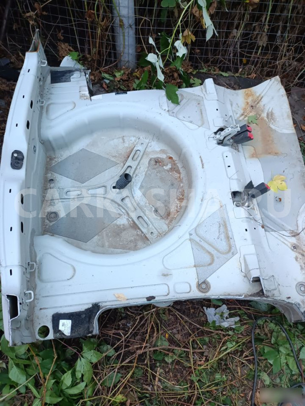 Задняя панель Фольксваген Гольф 6 Volkswagen golf Volkswagen Golf оригинальный номер 5K6813301 1K6813111G