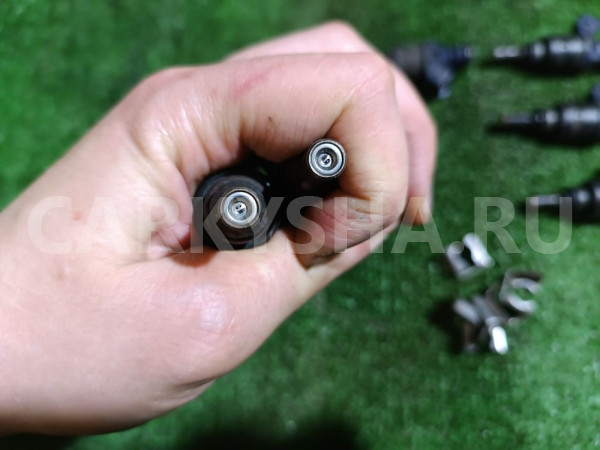Форсунки топливные к-кт BMW X5 оригинальный номер 13641439800