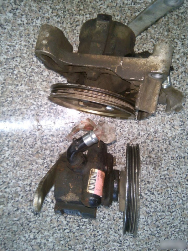 Насос гидроусилителя fiat Albea 2002-2012 Fiat Albea оригинальный номер 55186441