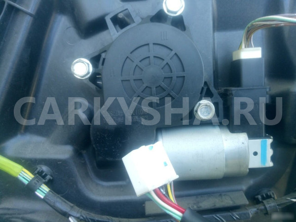 Моторчик стеклоподъемника Мазда Цх7 Mazda CX-7 Mazda 2 оригинальный номер GJ6A5958XF G22C5858XF