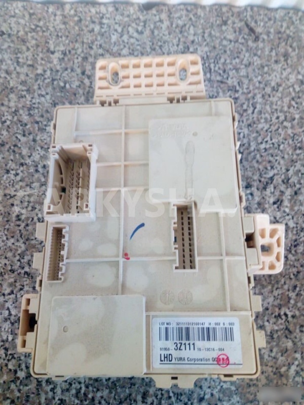 Блок предохранителей Hyundai-Kia салонный Hyundai i40 оригинальный номер 91950-3Z111