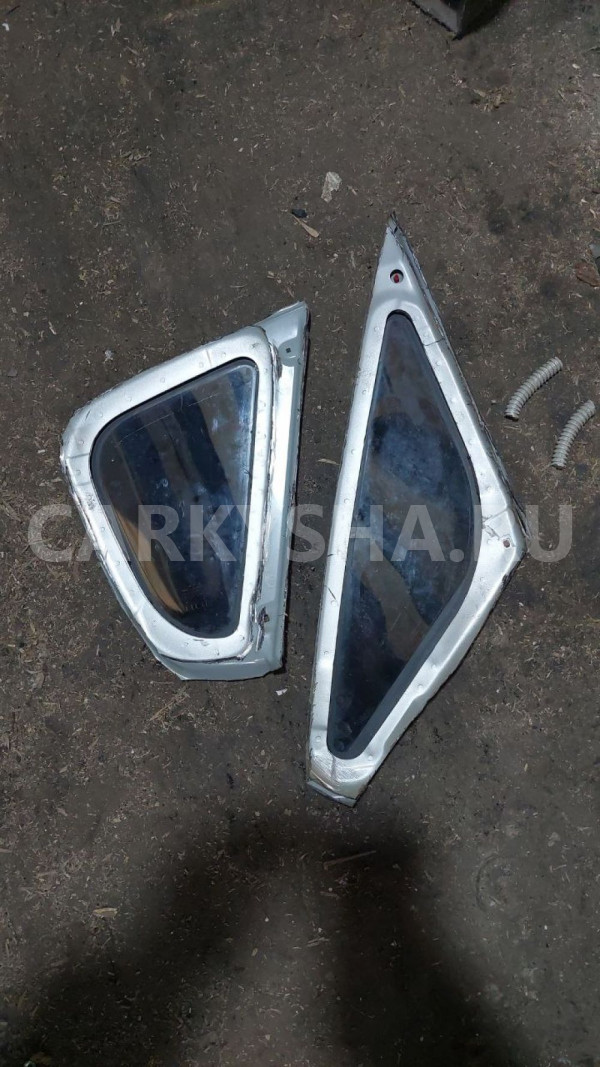 Стекло глухое Mitsubishi Colt Z30 (2002—2012) Mitsubishi Colt оригинальный номер Mitsubishi MR957063